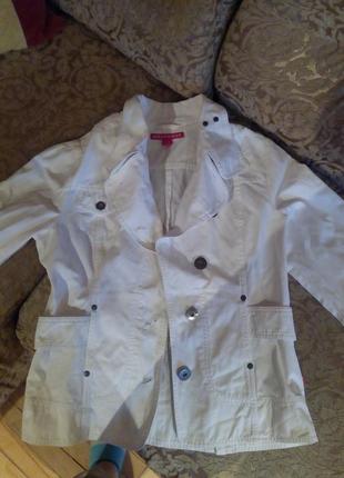 Пиджак белый,материал джинс2 фото