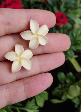 Кліпси вінтажні квітка індійського жасмину1 фото