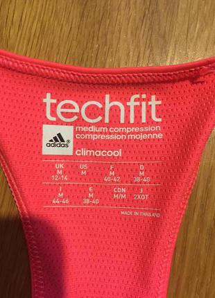 Яскравий топ adidas techfit 4