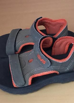 Босоніжки teva 3