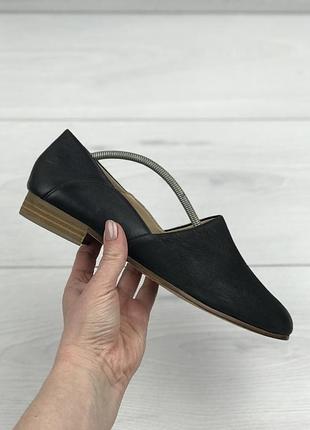 Шкіряні туфлі clarks