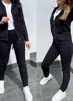 Костюм спортивный