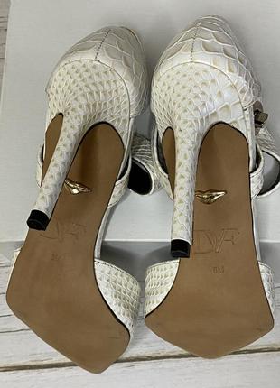 Продам туфлі diane von furstenberg. нові. кремовий пітон. шкіра. р 376 фото