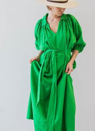 Зеленое платье оверсайз с широкими рукавами и поясом в стиле бохо из натурального льна1 фото