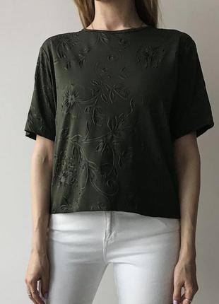 Базова футболка зі спущеним плечем