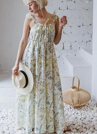 Белый сарафан макси на бретелях в цветочный принт из натурального льна в стиле бохо