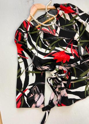Шифоновая блуза на запах в цветочный принт6 фото