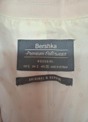 Bershka,пудровый пиджак размер s2 фото