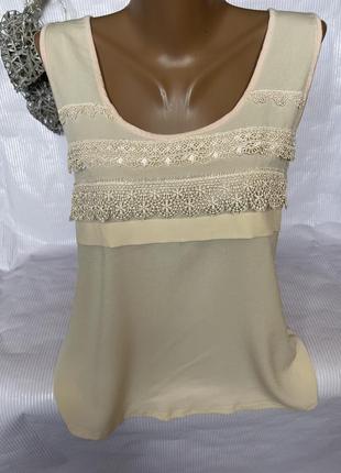 Ніжна майка з мереживом