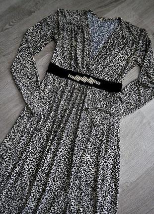 Платье  с запахом  на груди в леопардовый принт,4 фото
