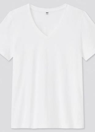 Футболка uniqlo белая с вырезом v-neck