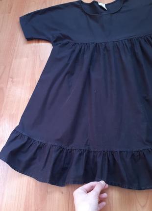 Маленькое хлопковое чёрное платье с воланом2 фото