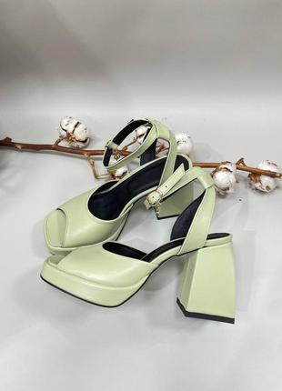 Ексклюзивні босоніжки жіночі натуральна італійська шкіра стрипи