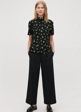 Дуже гарна блуза зі збіркою на шиї