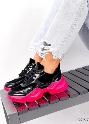 Якісні кросівки