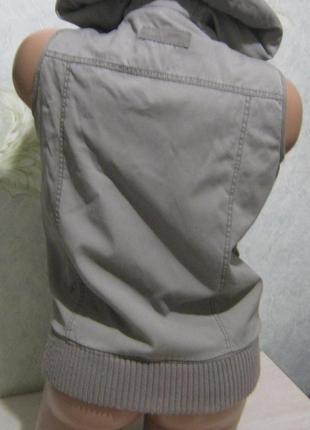 Женская жилетка.2 фото