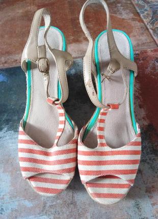 Босоніжки andre.