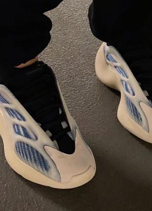 Женские кроссовки