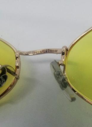 Очки в стиле ray ban  унисекс солнцезащитные ромбовидные желтые в золотом металле10 фото