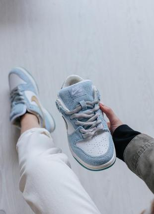 Nike sb dunk low трендові блакитні золоті замшеві кросівки найк весна літо женские замшевые голубые кроссовки новинка4 фото