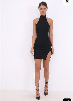 Чорне міні сукня в рубчик з вирізом6 фото