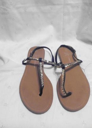 Сандалі 39 р за ст 25,5 ш 9