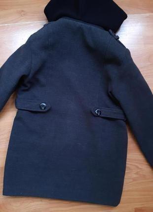 Демисезонное шерстяное пальто с трикотажным капюшоном3 фото