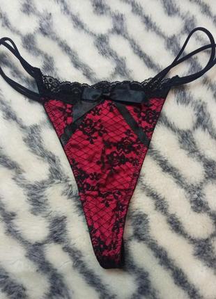 Шикарні стрінги з мереживом і атласним бантом спереду