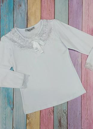 Блузка шкільна,трикотажна, біла для дівчаток з мереживним коміром р 140