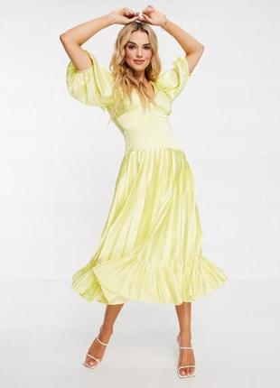 Asos розкішна жовта сатинова сукня-плісе плюс сайз батал