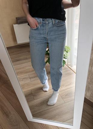 Джинсы levis