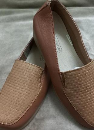 Туфлі мокасини фірмові шкіра дружин. 39р.perfect comfort італії