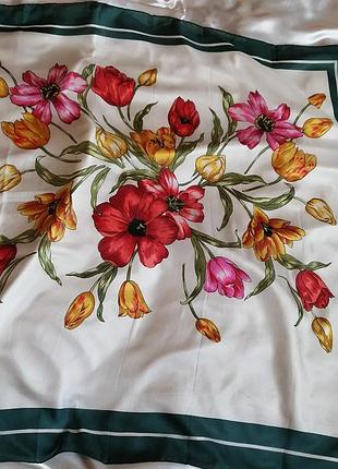 Шовкова хустина в квіти