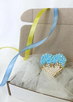 Брошь сердце украина бежево-голубого цвета, сердце из бисера, оригинальный подарок на любой праздник6 фото