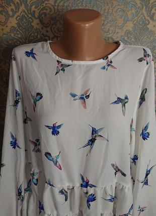 Красива блуза ярусами вільного фасону в пташки 🐦 блузка блузочка розмір 44 /46/48 кофточка4 фото