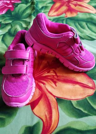 Розові кросівки для дівчинки 27 р