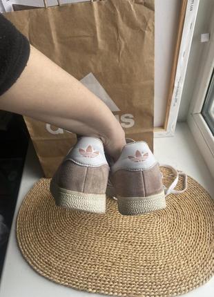 Кроссовки adidas