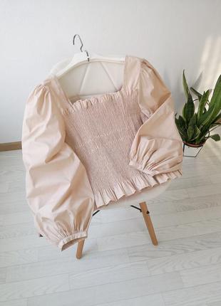 Блуза з об'ємними рукавами