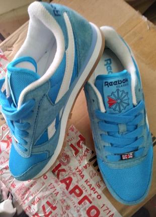 Женские кроссовки reebok classic3 фото