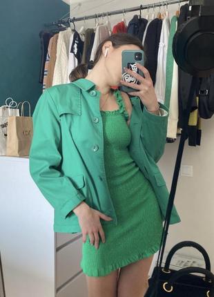 Яркий зеленый пиджак на пуговицах4 фото