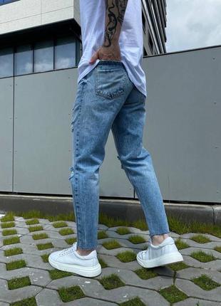 Розпродаж чоловічі джинси мом в блакитному кольорі з рваними колінами4 фото