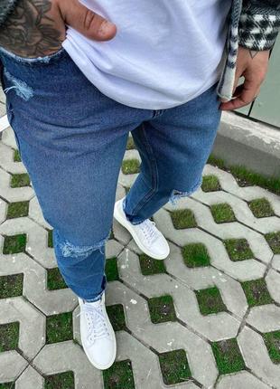 Распродажа мужские джинсы мом в голубом цвете с рваными коленями2 фото