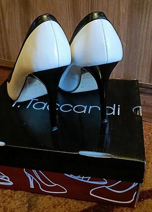Туфли на каблуке