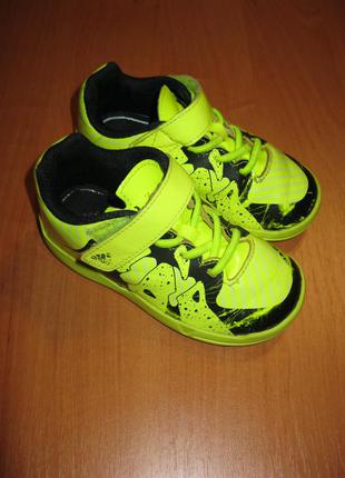 Кроссовки "adidas" размер 24.