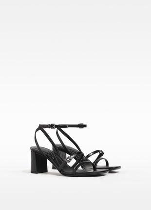 Сандалі bershka