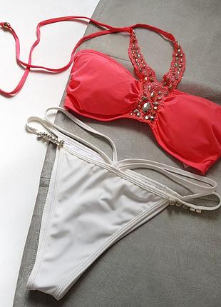 Купальник женский раздельный оранжевый лиф с камушками и молочные трусики с тонкими двойными бретель