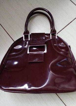 Небольшая стильная сумочка