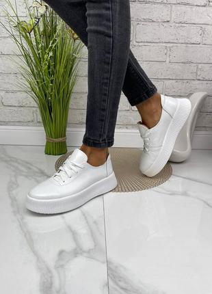 Жіночі білі кеди