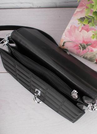 Женская черная сумка с длинным ремешком с цепочкой3 фото