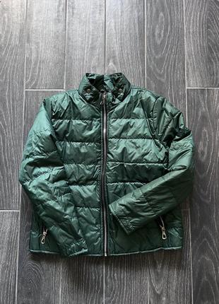 Куртка/вітровка в зеленому кольорі